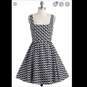 Retrolicious Hound Sleuth Dress